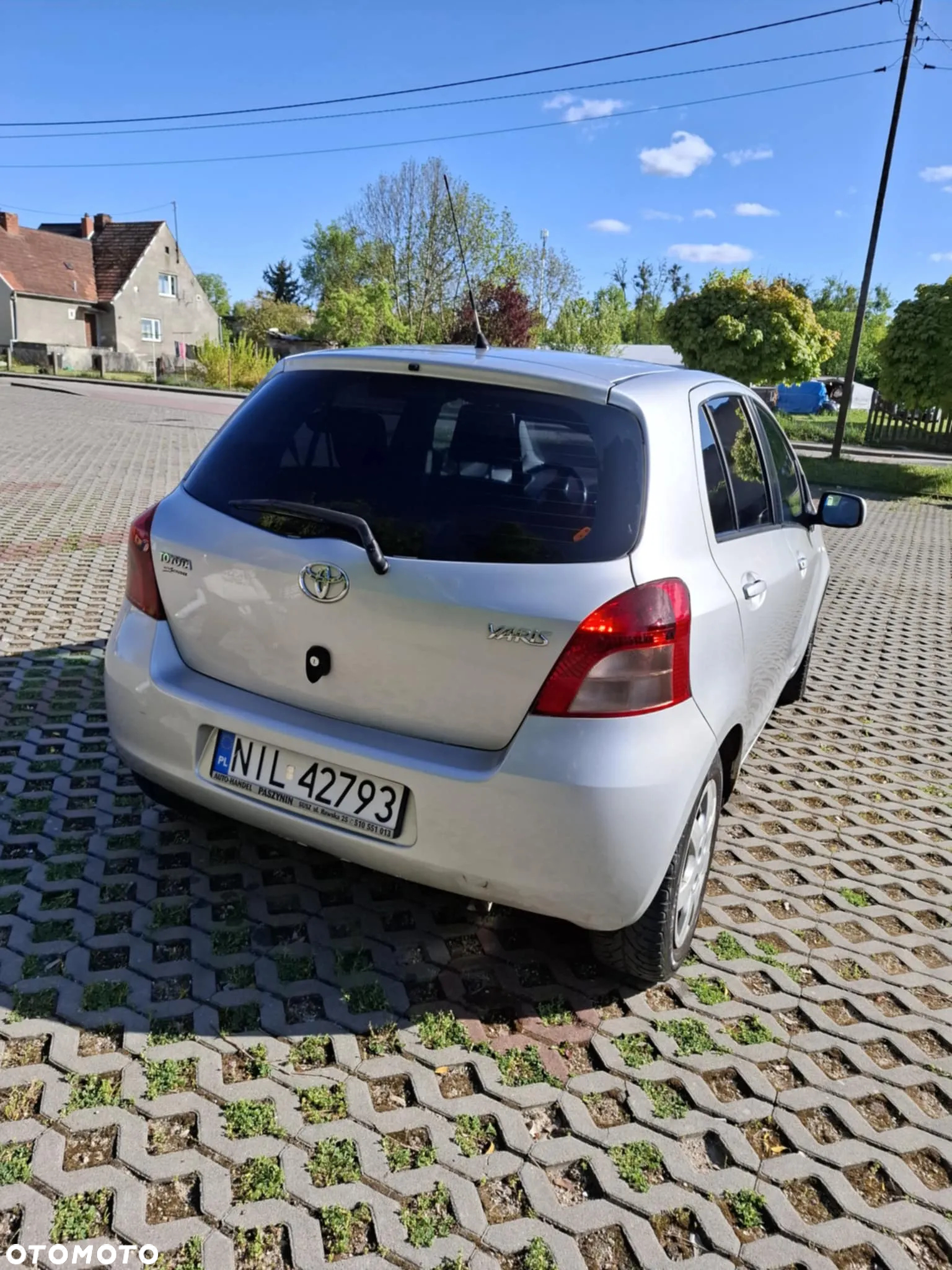 Toyota Yaris 1.3 - 6