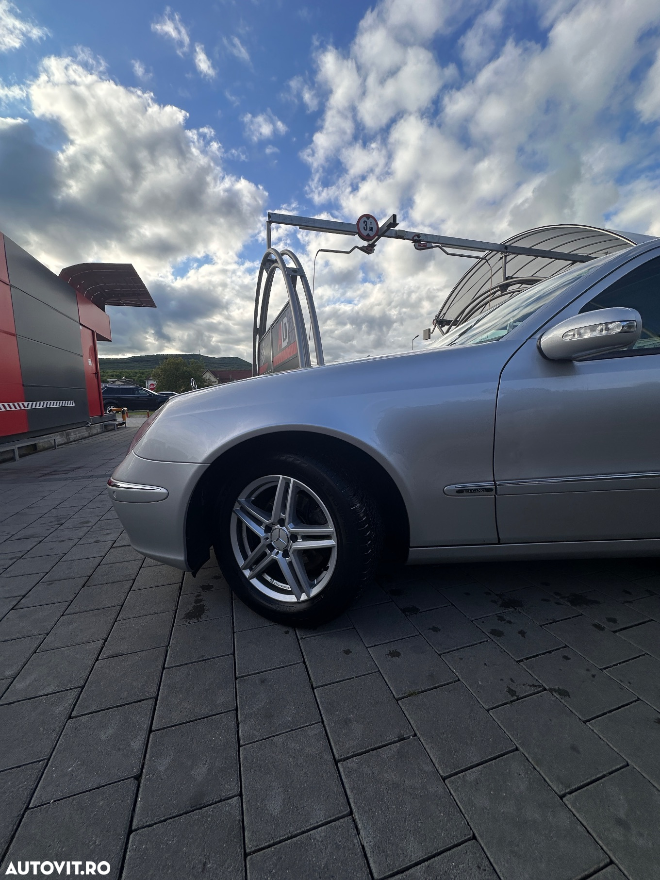 Mercedes-Benz E - 8