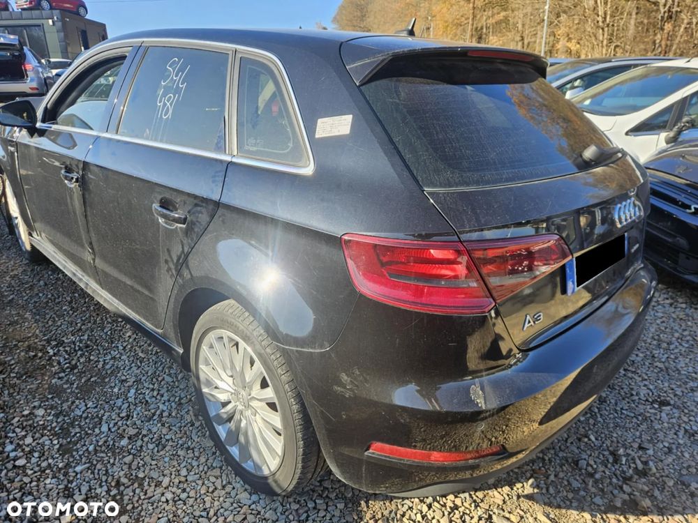 Audi A3 Sportback 1.4 TFSI e-tron Ambiente - 2