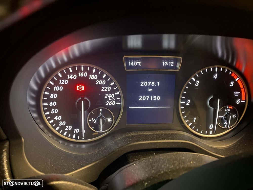 Mercedes-Benz A 180 CDI (BlueEFFICIENCY) - 3