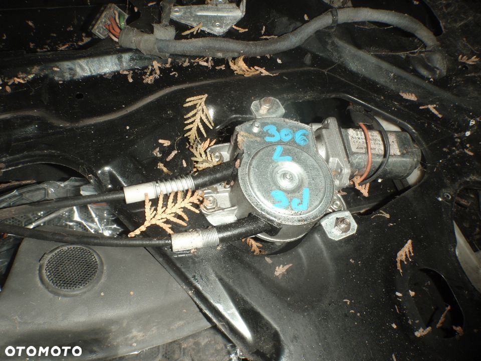 drzwi szyba zamek podnośnik silniczek mechanizm szyby peugeot 306 posiadam wszystkie części do tego modelu - 2