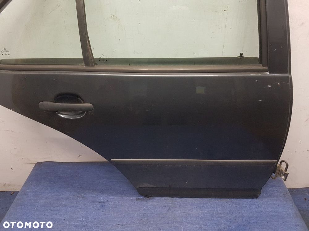 VOLKSWAGEN BORA DRZWI TYŁ PRAWE - 2