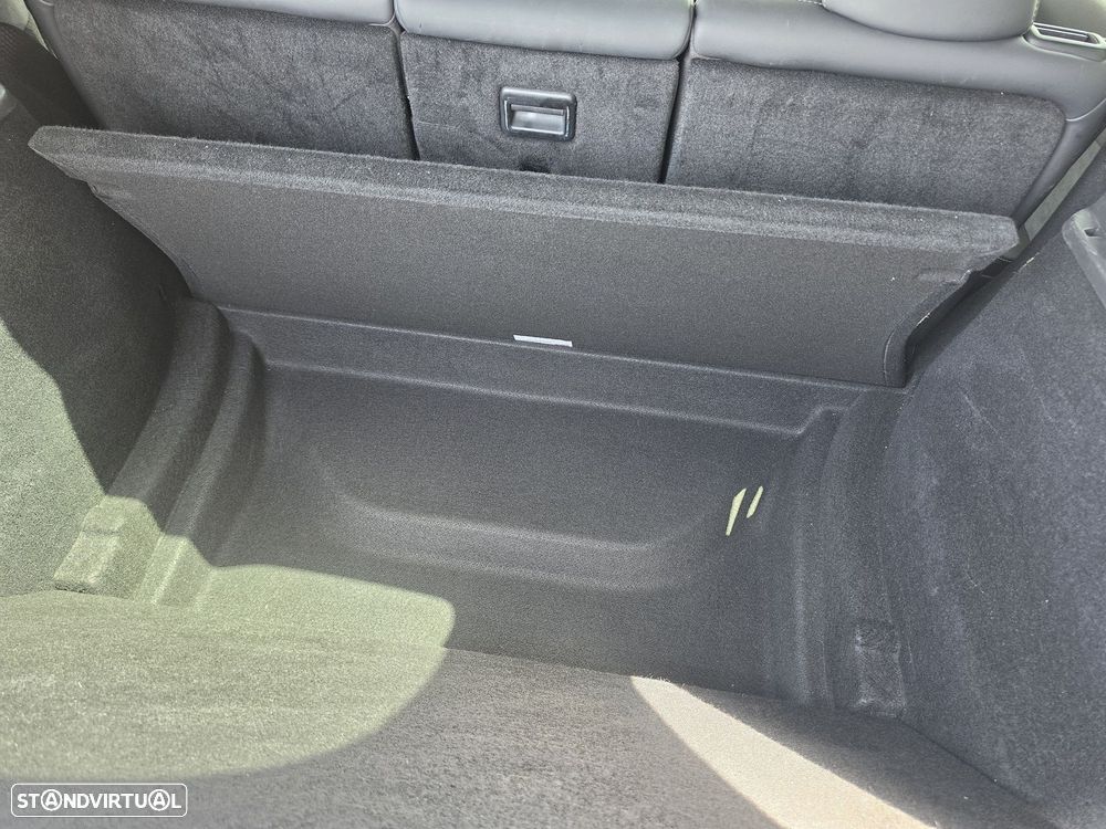 Tesla Model Y Long Range Dual Motor AWD - 46