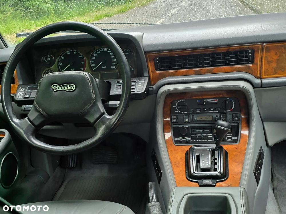 Jaguar Daimler 4.0i - 25
