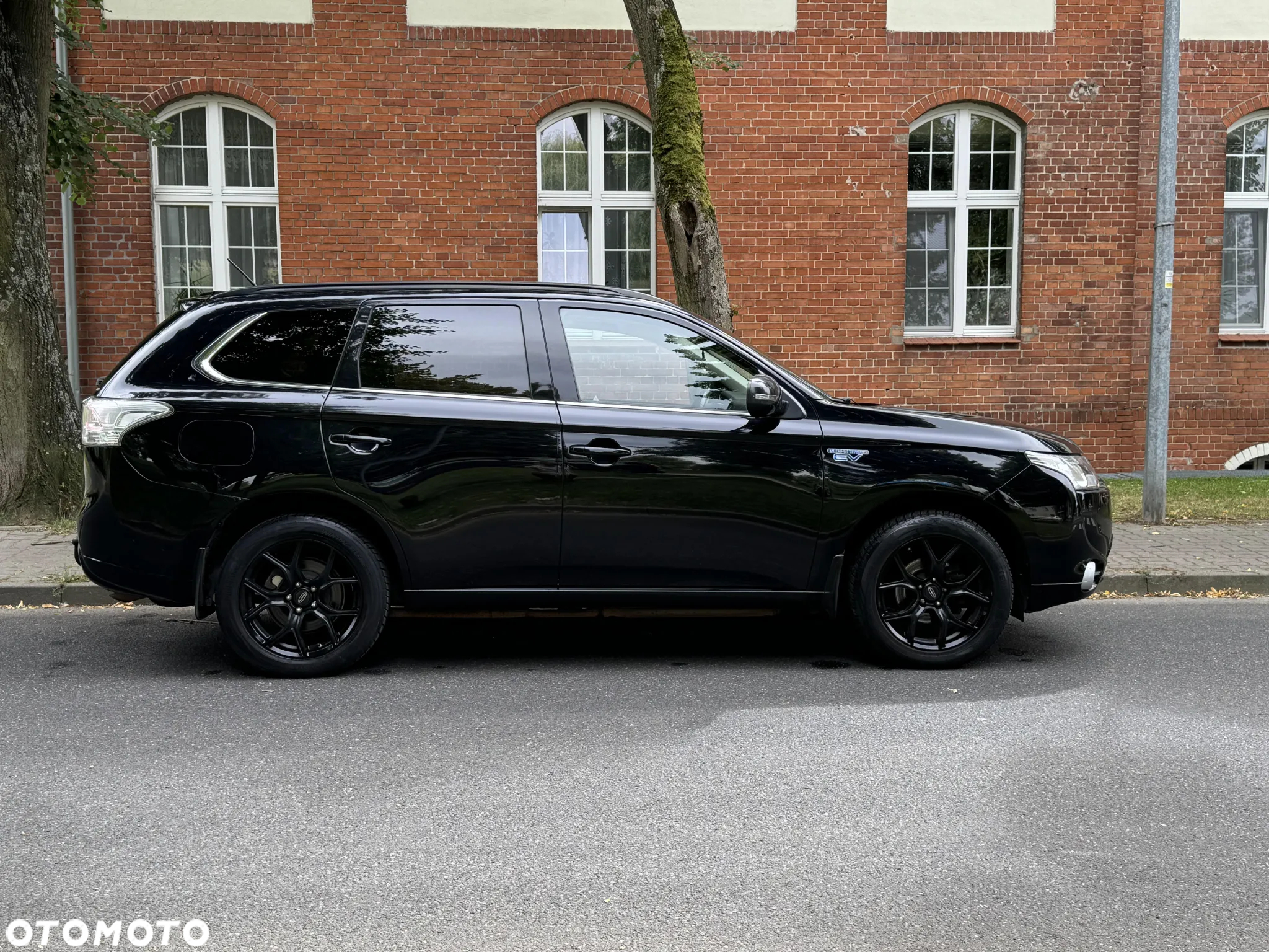 Mitsubishi Outlander 2.0 4WD Plug-In Hybrid - 7