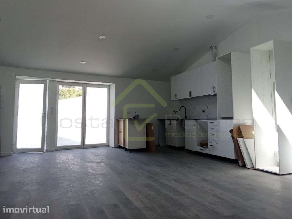 Moradia t3 com espaço exterior a minutos das praias - Grande imagem: 2/23
