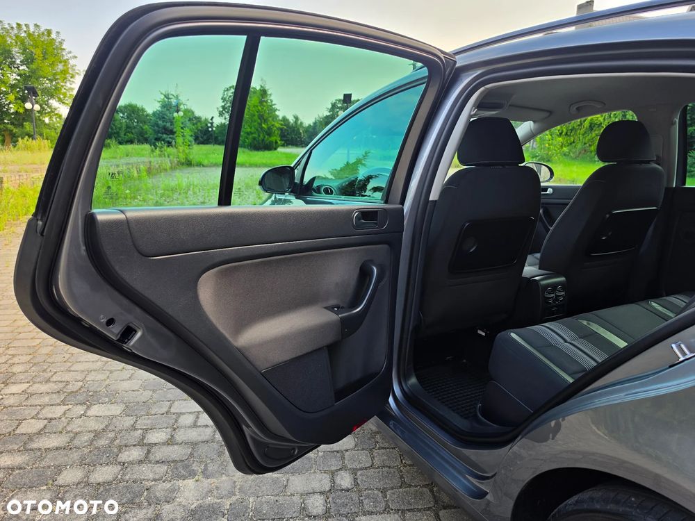 Volkswagen Golf Plus 1.6 TDI Comfortline - 25