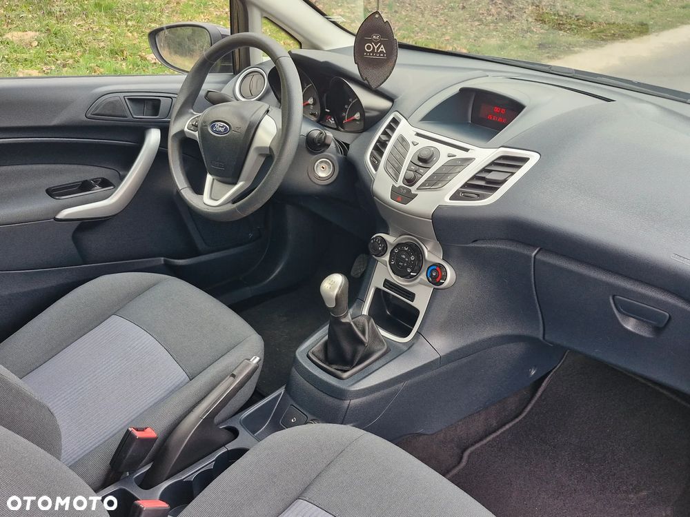 Ford Fiesta 1.25 Titanium EU5 - 13
