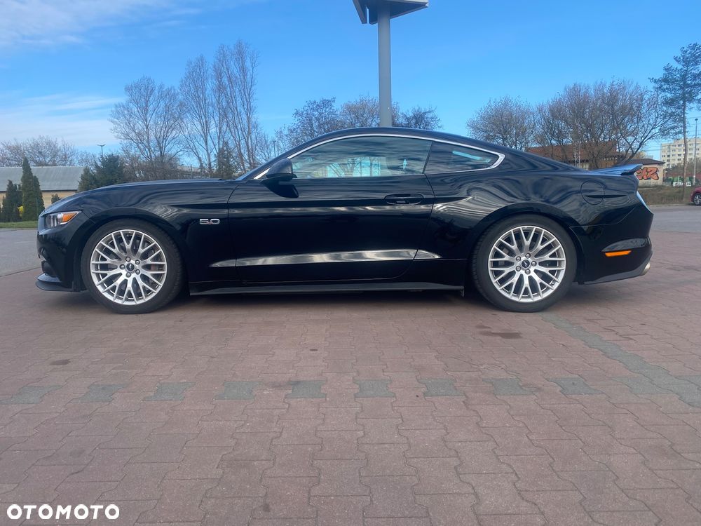 Ford Mustang - 1