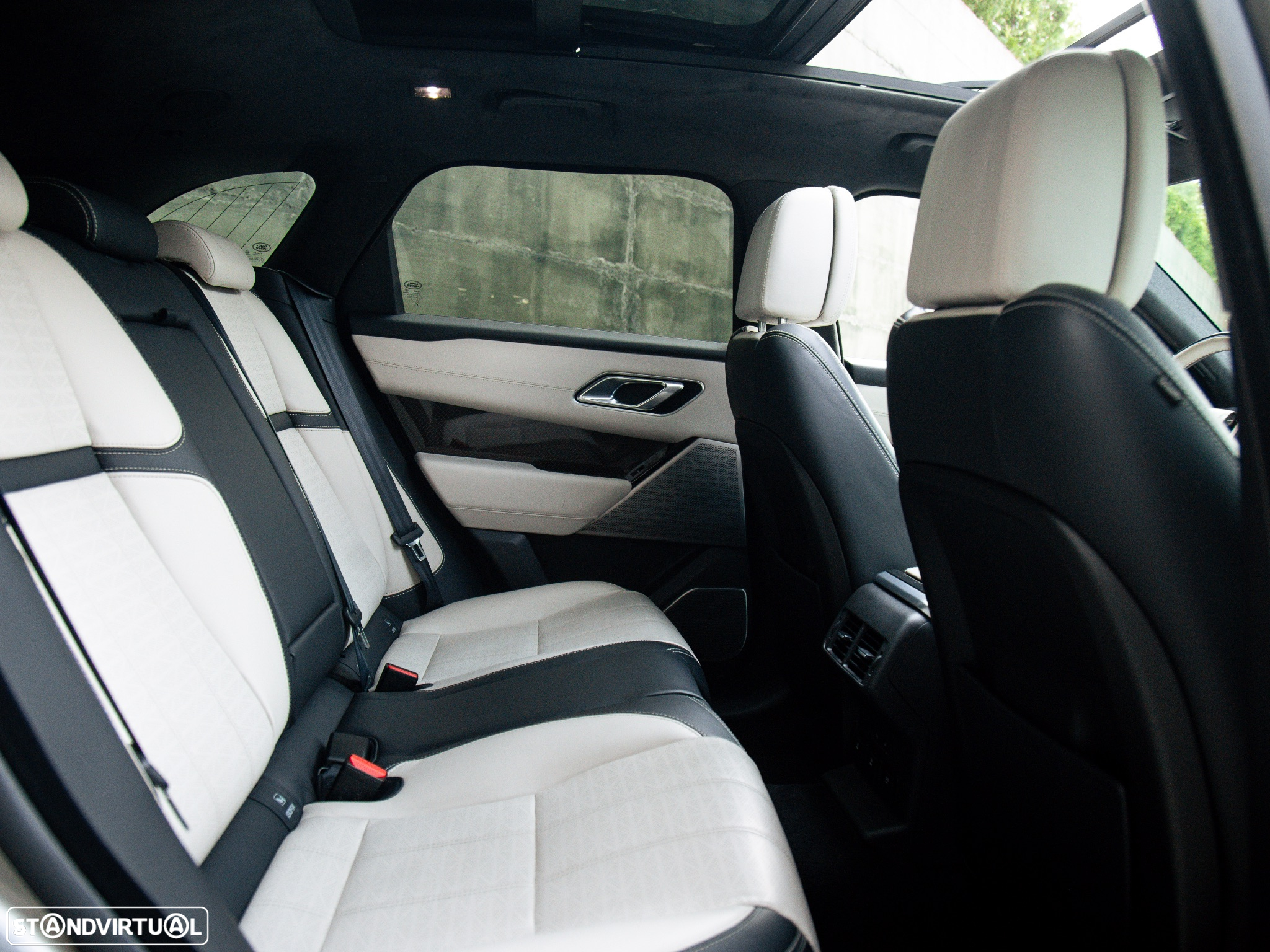 Land Rover Range Rover Velar D300 Dynamic HSE - 28