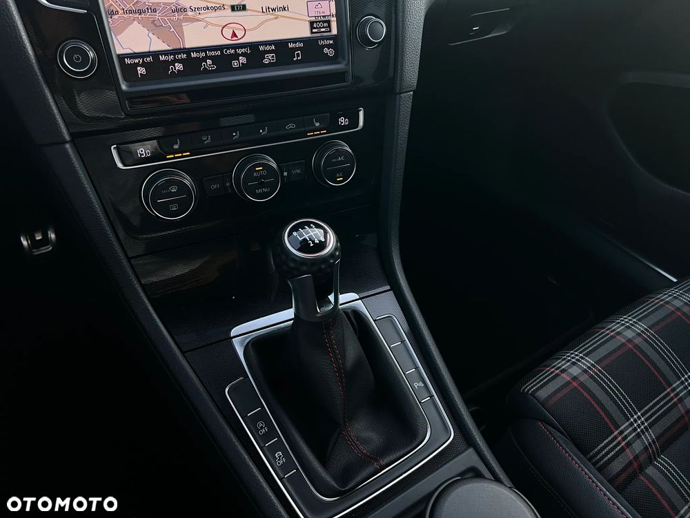 Volkswagen Golf 2.0 TSI BMT GTI Performance - 20
