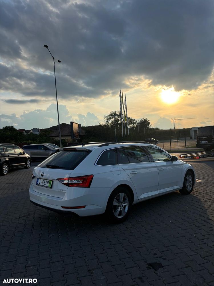 Skoda Superb 2.0 TDI Ambition - 9