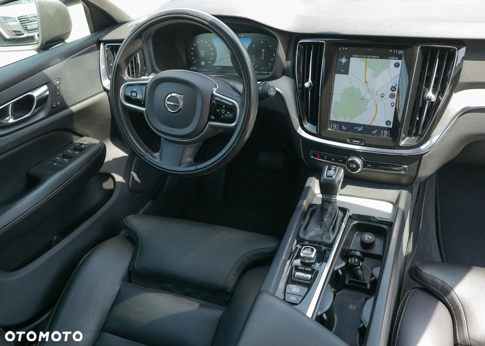 Volvo V60 Cross Country D4 AWD Geartronic Pro - 16