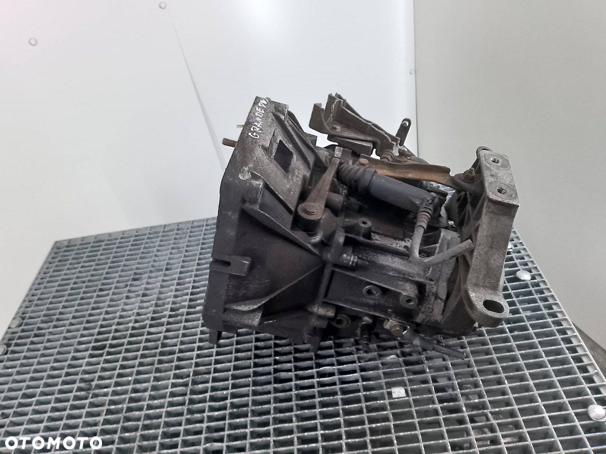 SKRZYNIA BIEGÓW MANUALNA FIAT GRANDE PUNTO 1.3 MULITIJET - 2