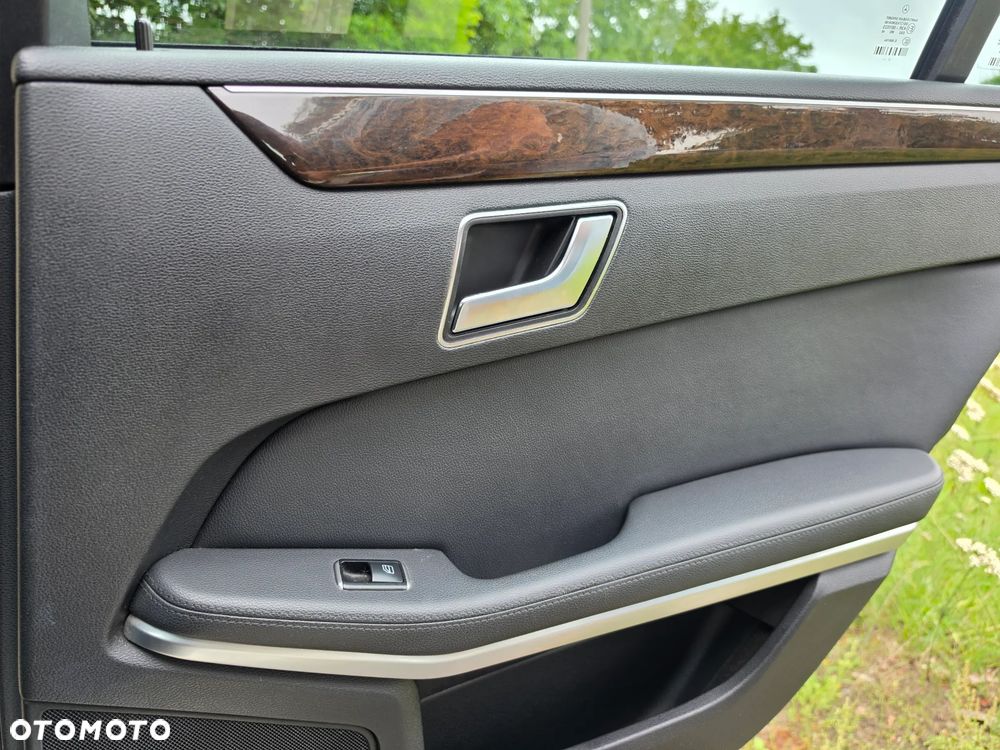 Mercedes-Benz Klasa E 200 CDI 7G-TRONIC Elegance - 28