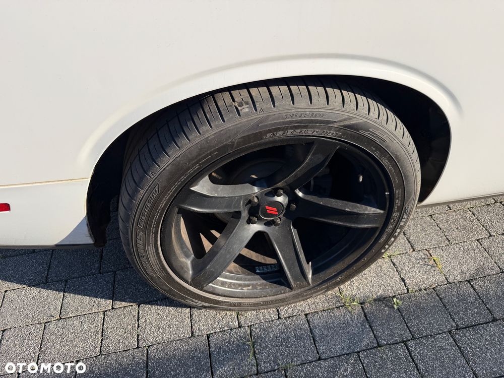 Dodge Challenger - 25