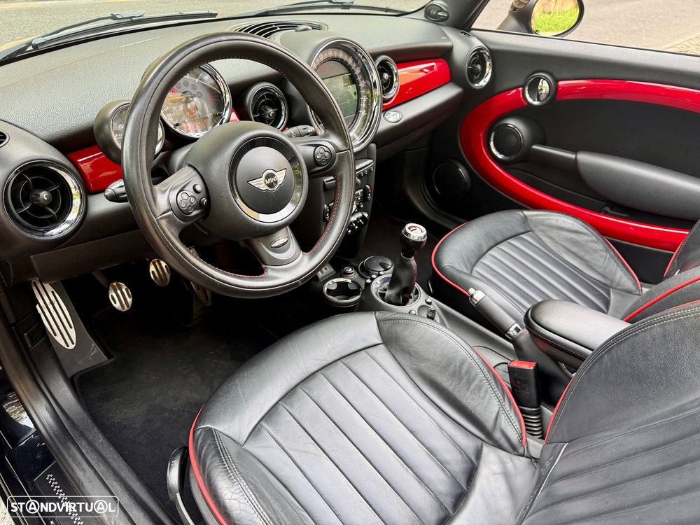 MINI Cabrio John Cooper Works - 13