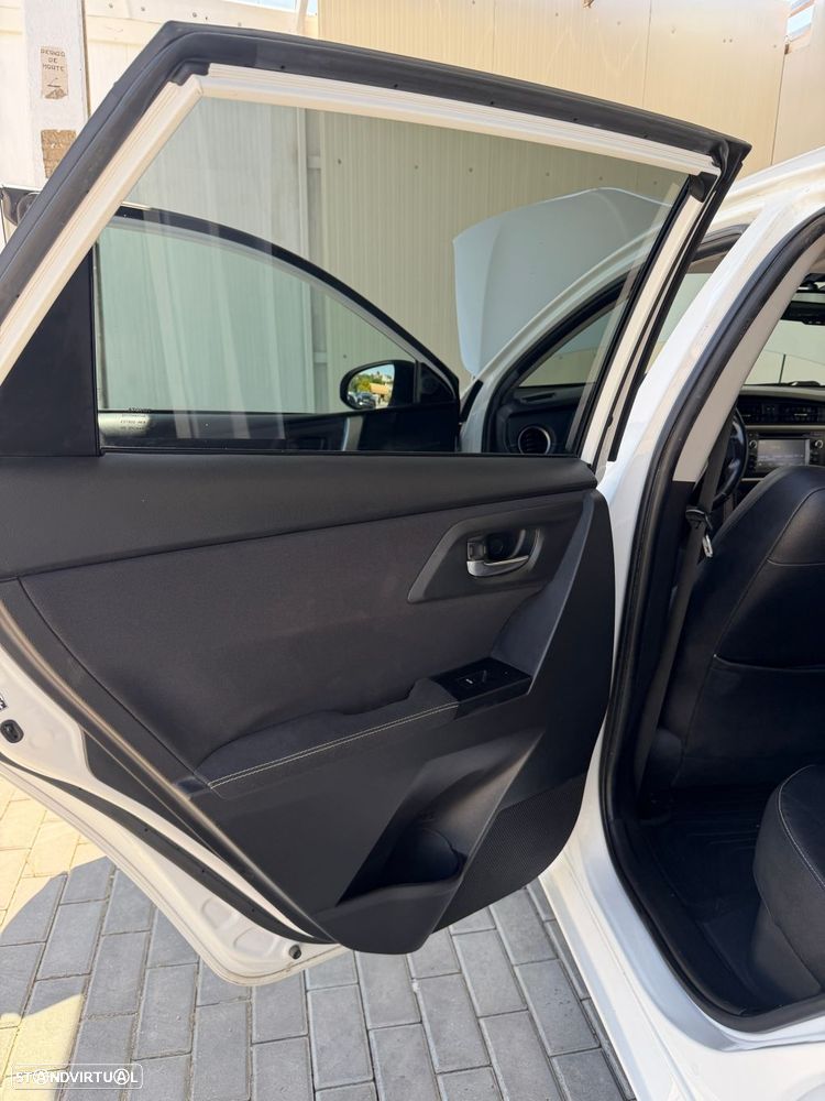 Toyota Auris - 18