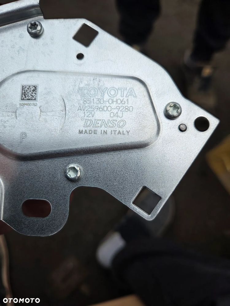 Silniczek tylnej wycieraczki tył Citroën C1 II Peugeot 108 Toyota Aygo II B001099280 85130-OH061 - 9