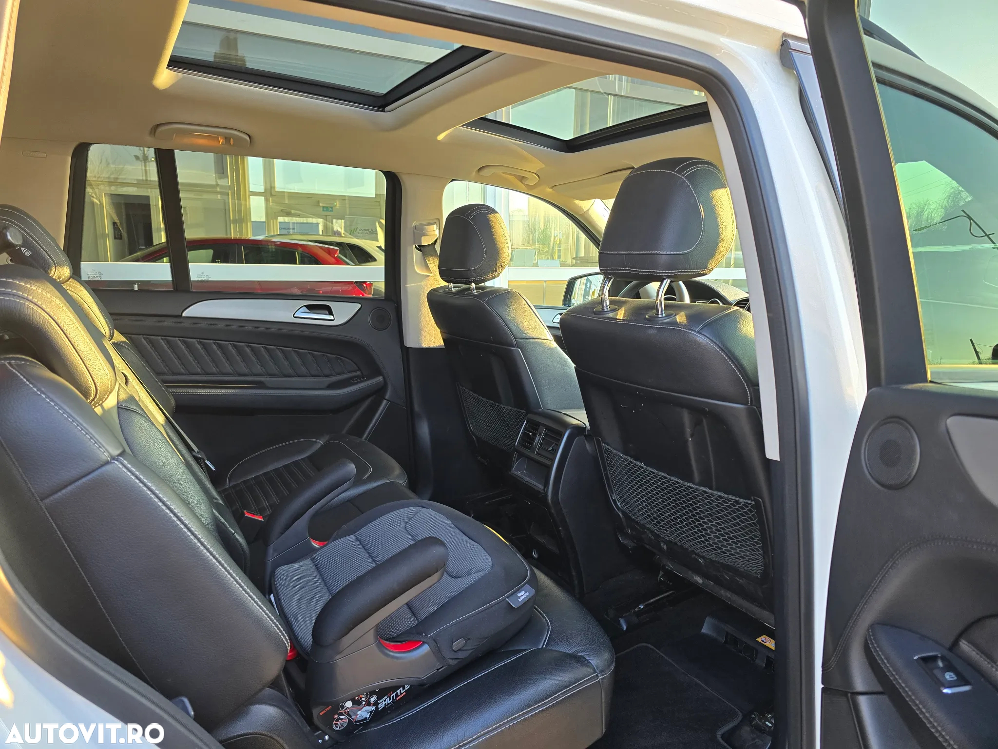Mercedes-Benz GLS - 12