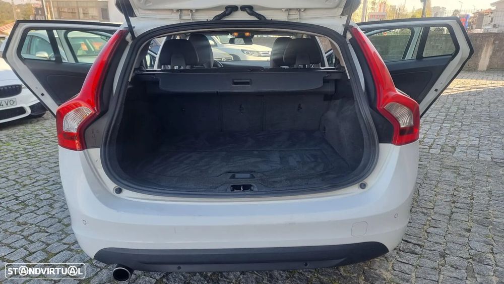 Volvo V60 1.6 D2 Momentum Eco - 16