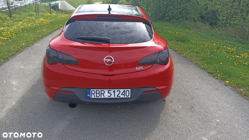 Opel Astra IV GTC 1.4 T Sport S&S - 12