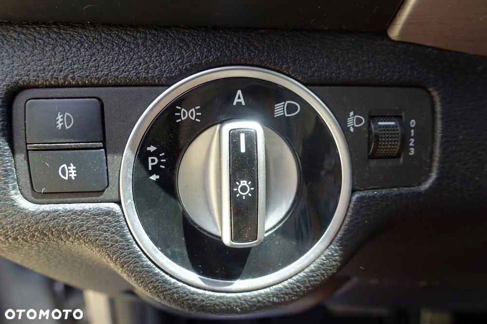 Mercedes-Benz GLK 220 CDI (BlueEFFICIENCY) 7G-TRONIC - 22