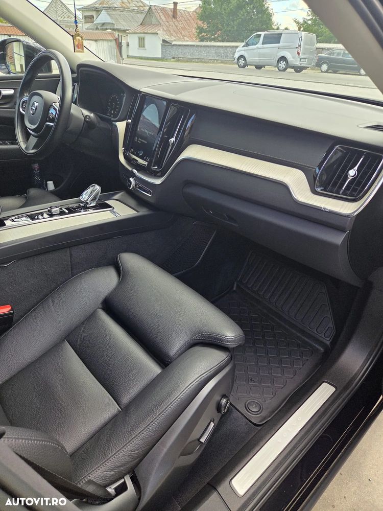 Volvo XC 60 B4 MHEV AWD Inscription - 11