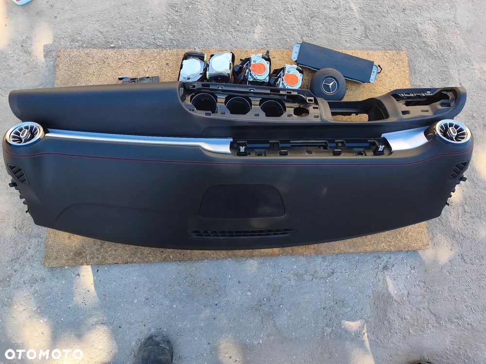 DESKA ROZDZIELCZA KONSOLA AIRBAG PODUSZKI PASY CZERWONA NIĆ MERCEDES W118 CLA AMG - 9