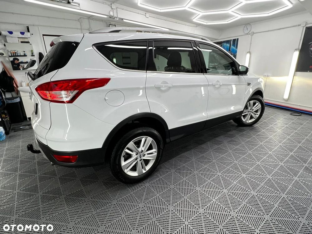 Ford Kuga - 25