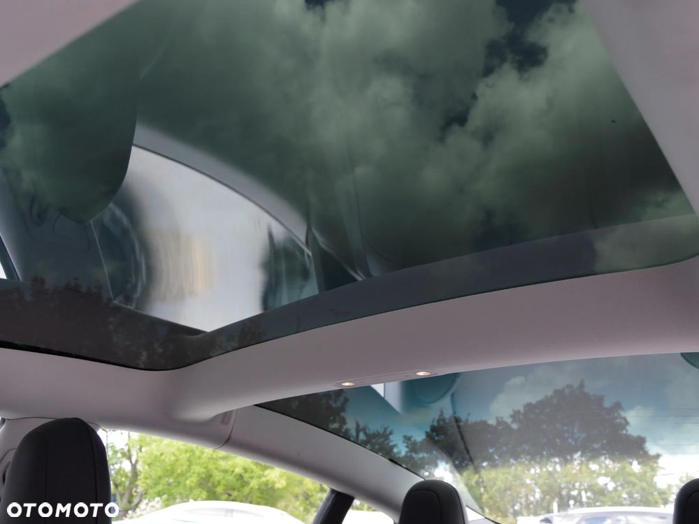 Tesla Model 3 - 14