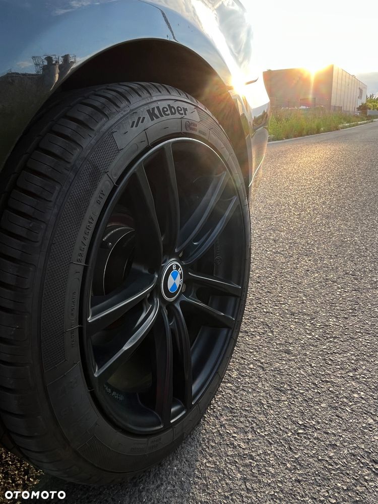 BMW Seria 3 320i - 5