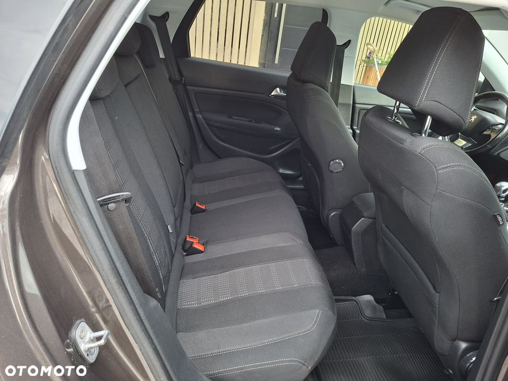 Peugeot 308 1.6 BlueHDi Allure S&S - 10