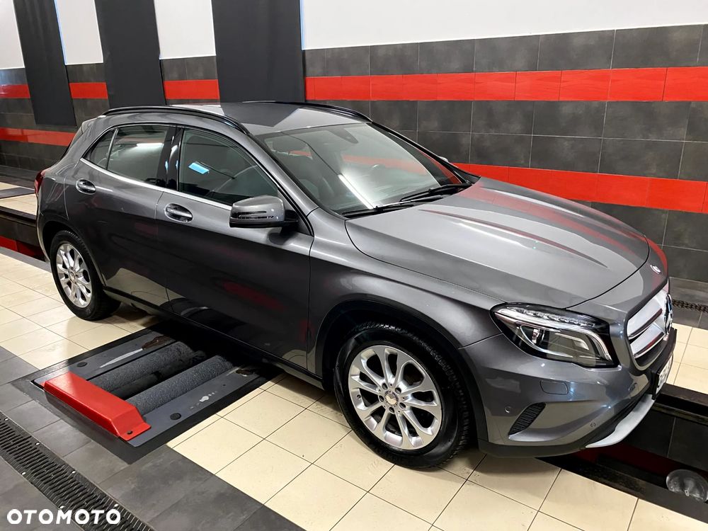 Mercedes-Benz GLA 180 d 7G-DCT Urban - 4