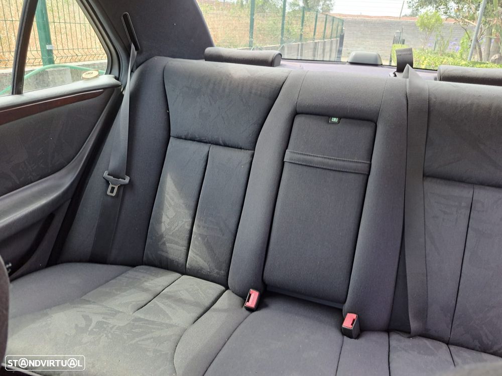 Mercedes-Benz E 300 - 10