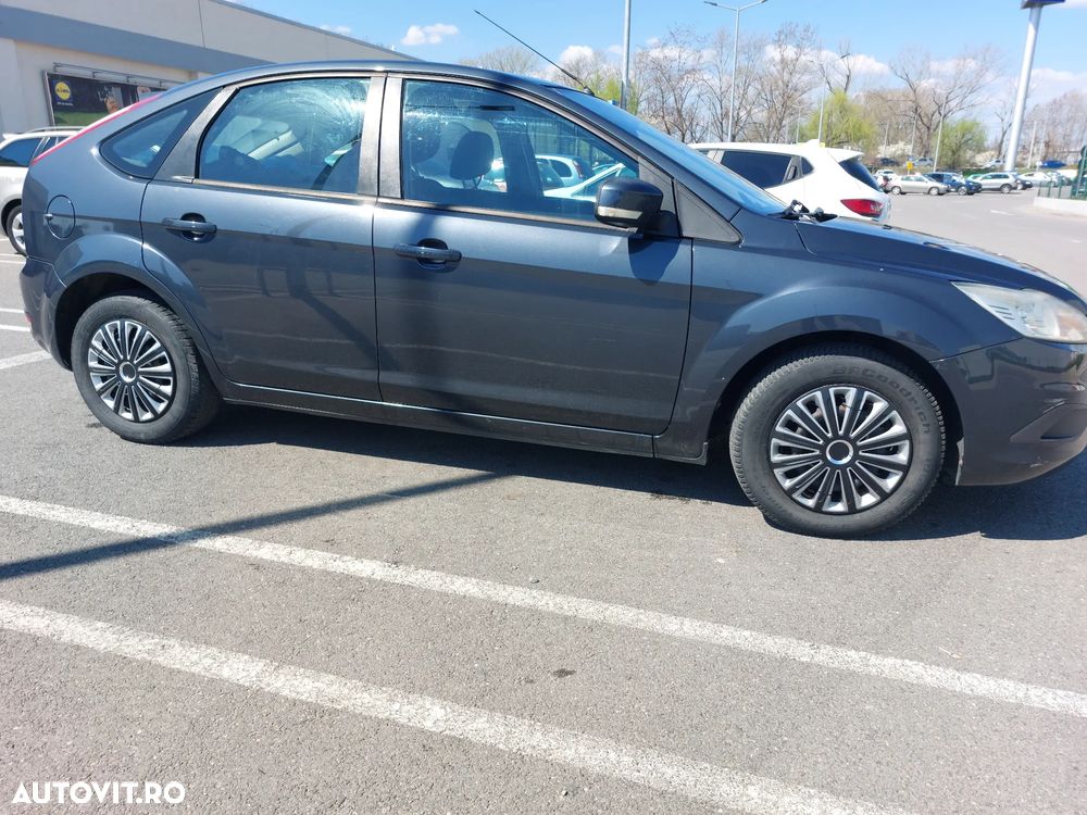 Ford Focus 1.6 Ghia - 2