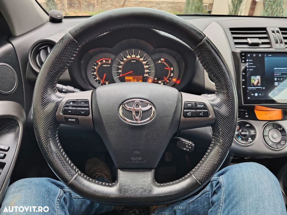 Toyota RAV4 2.2 D-4D 4x4 - 9