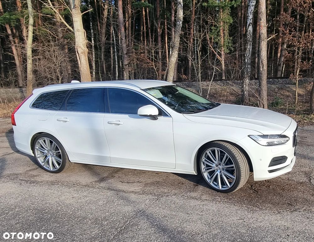 Volvo V90 D4 Momentum - 1