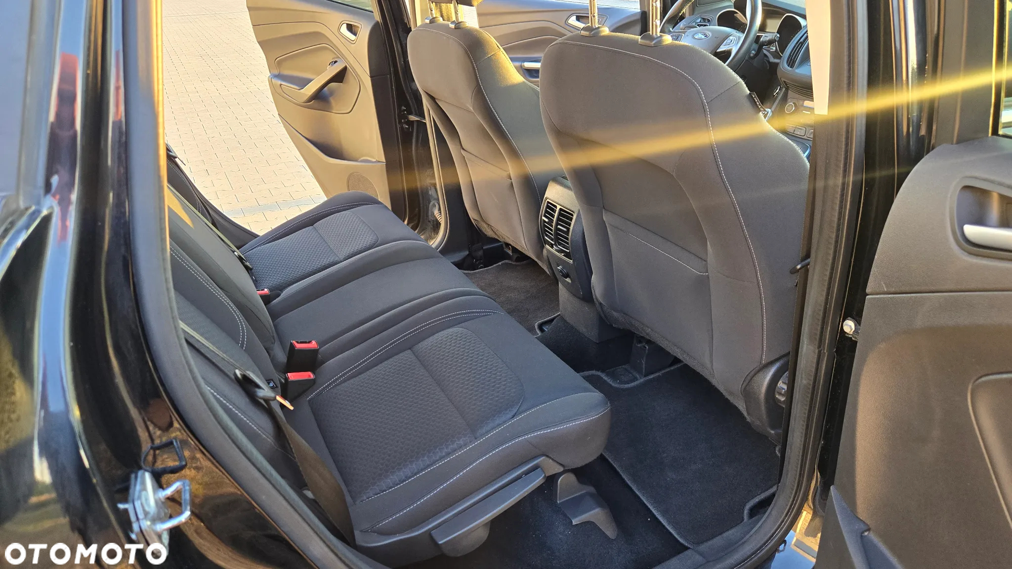 Ford Kuga 1.5 EcoBoost 2x4 Titanium - 22