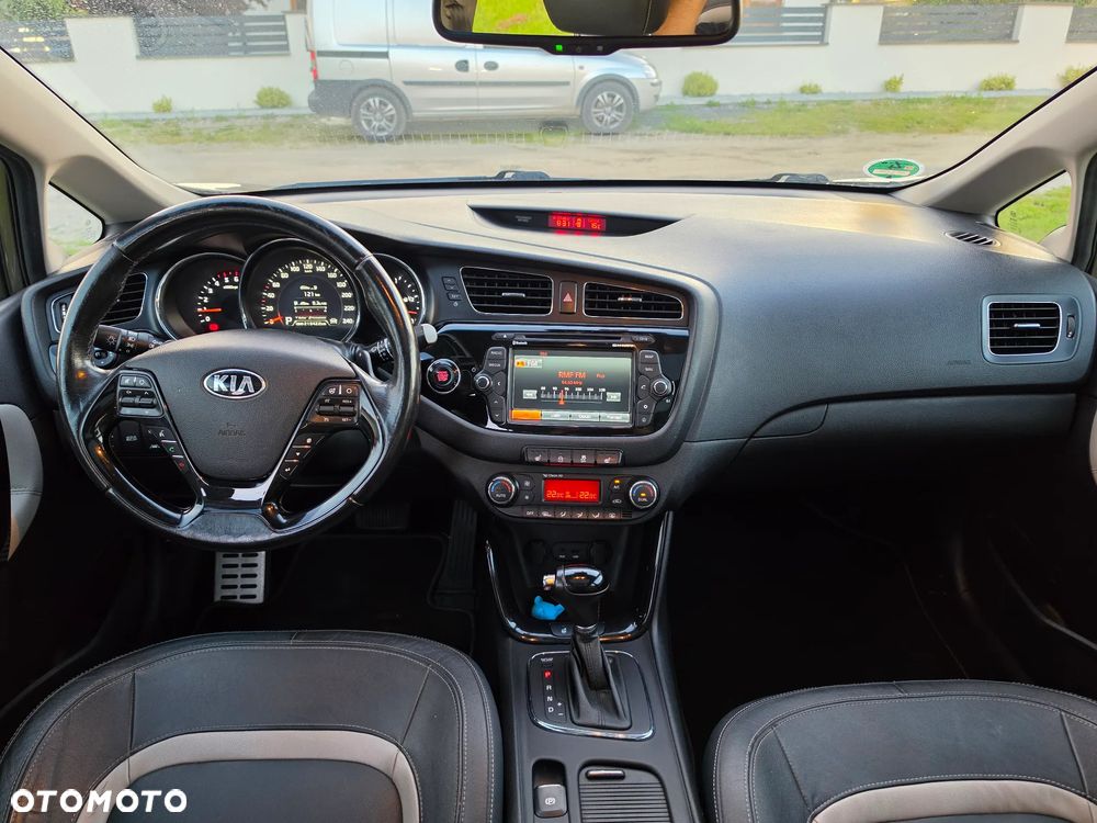 Kia Ceed 1.6 CRDi 128 Platinum Edition - 16