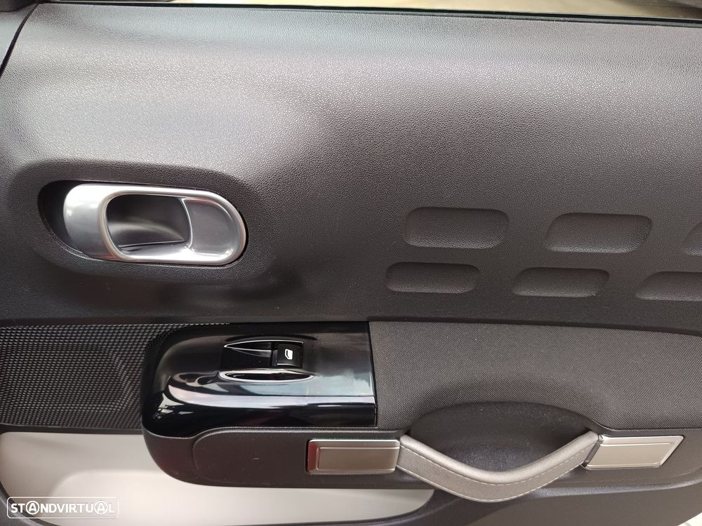 Citroën C3 1.2 PureTech Shine - 29