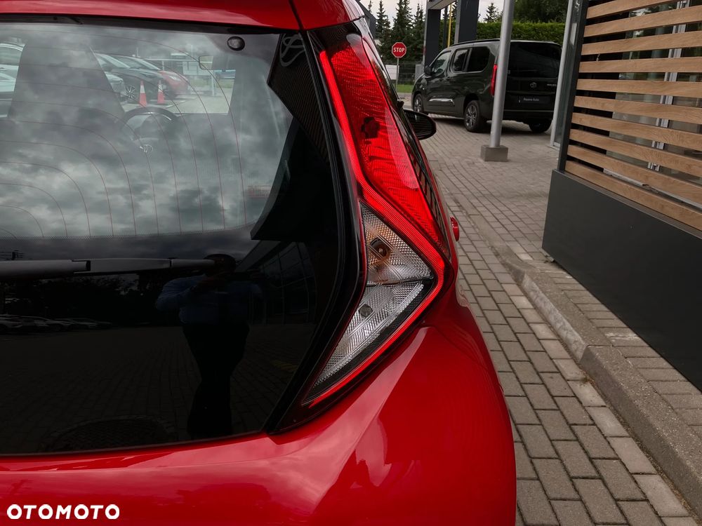 Toyota Aygo x-play - 12