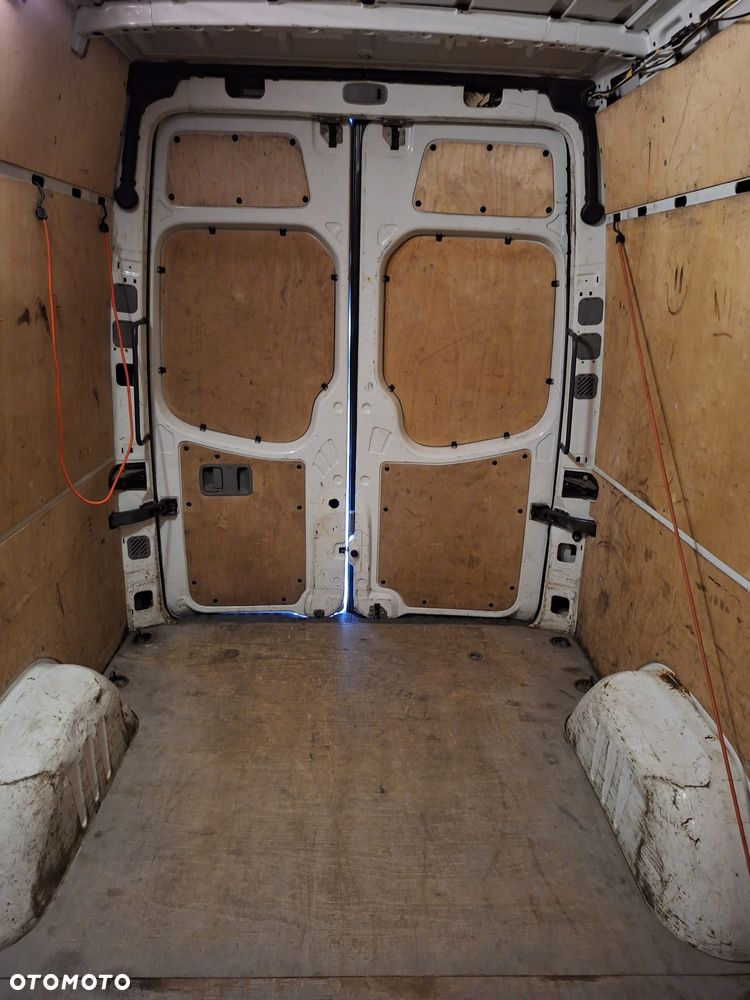 Mercedes-Benz SPRINTER - 24
