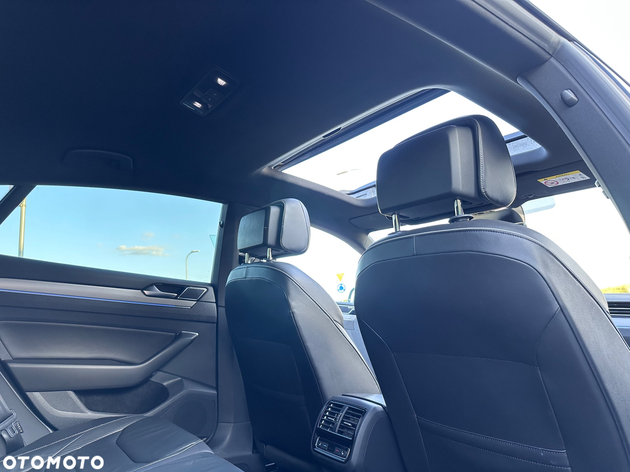 Volkswagen Arteon 2.0 TDI SCR 4Motion DSG R-Line Edition - 27