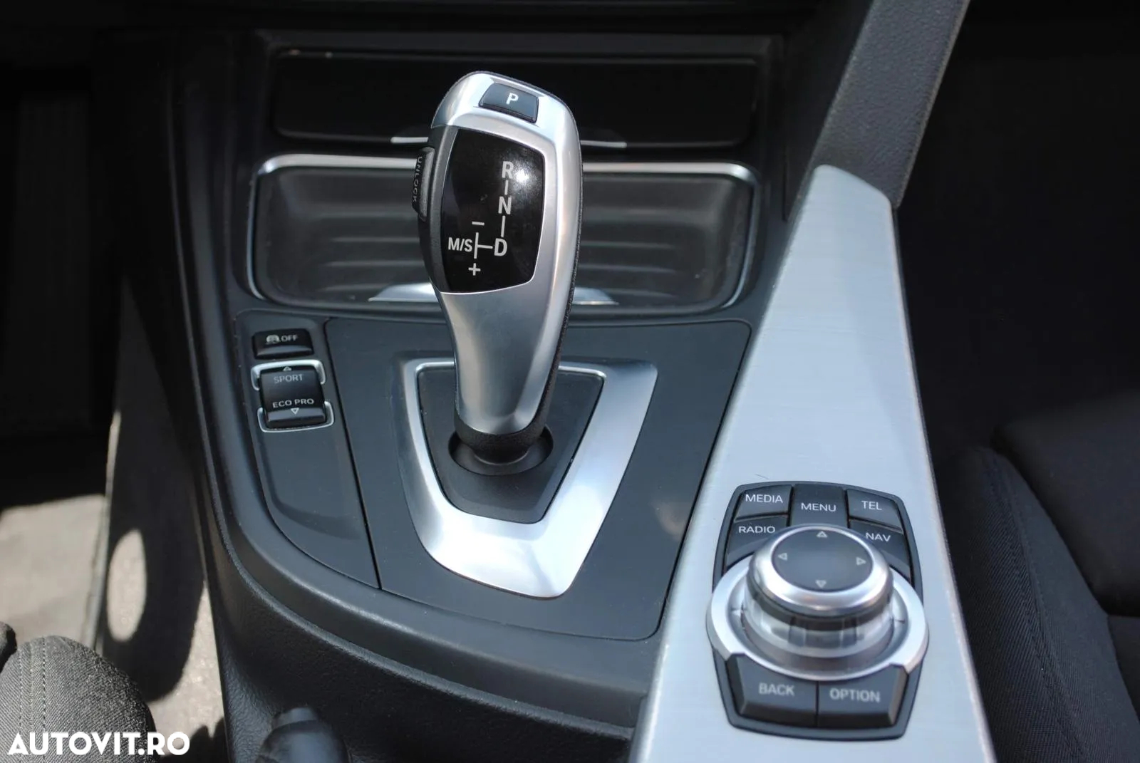 BMW Seria 3 320d Touring Aut. - 10