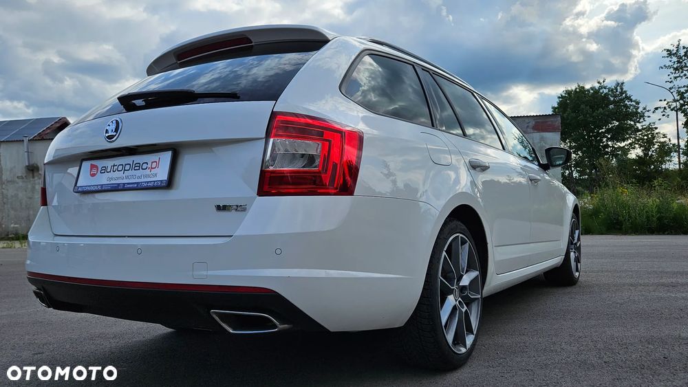 Skoda Octavia Combi 2.0 TDI DSG RS - 14