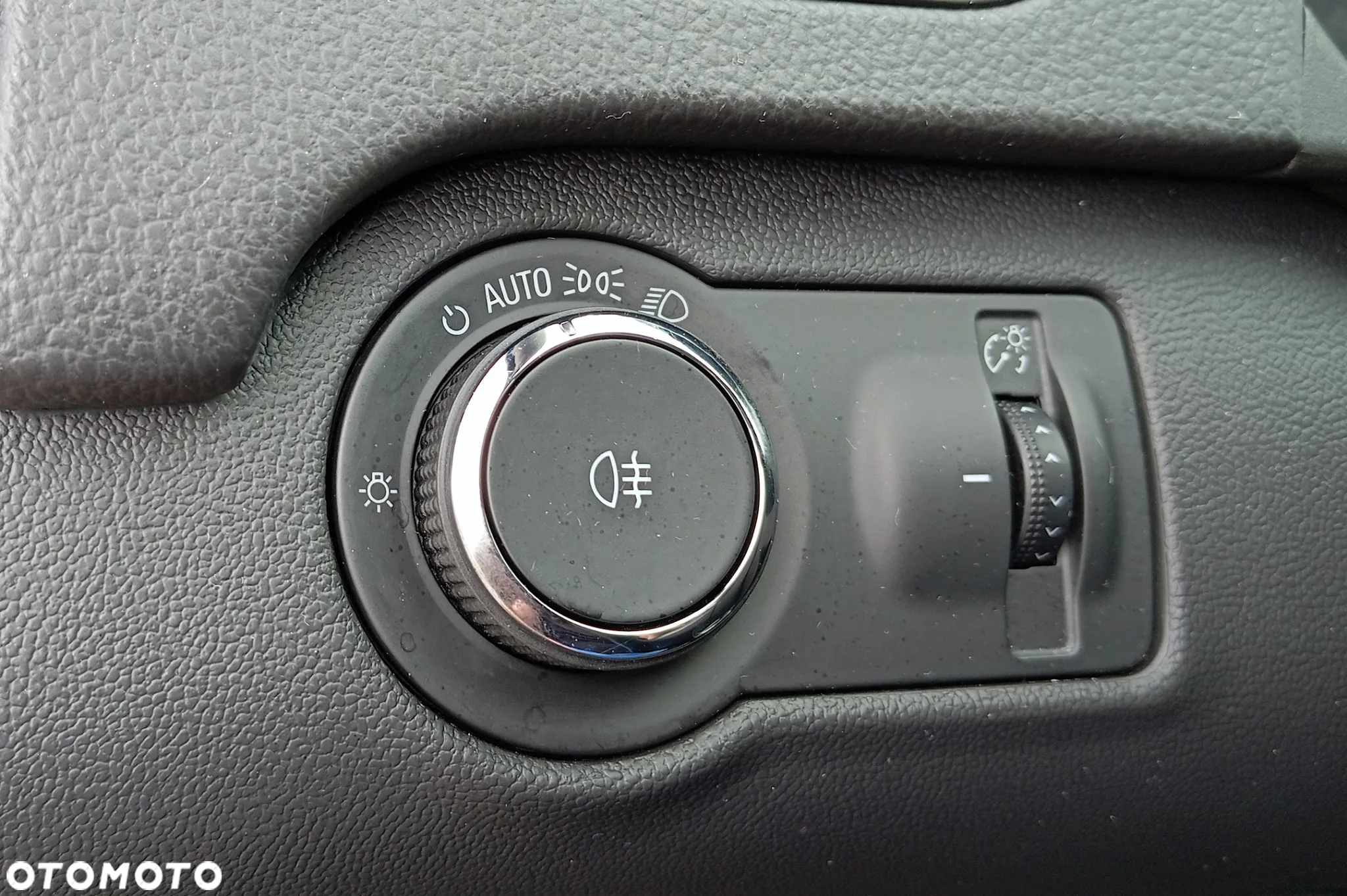 Opel Insignia - 22