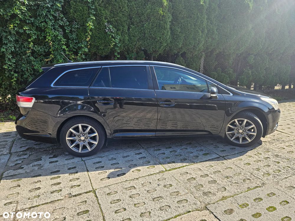 Toyota Avensis 1.8 Sol plus NAVI - 9