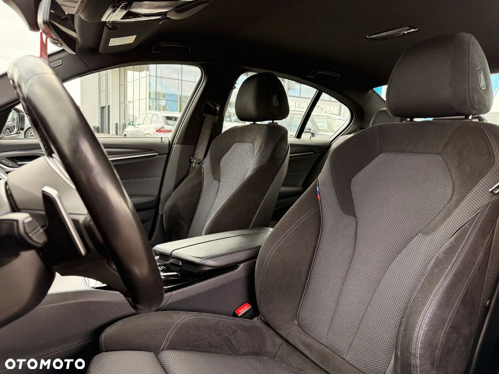 BMW Seria 5 520d xDrive M Sport sport - 27