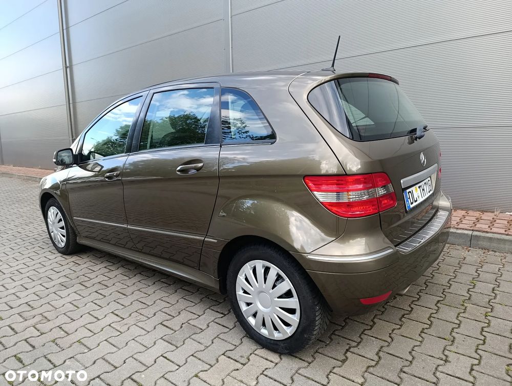 Mercedes-Benz Klasa B 180 - 20